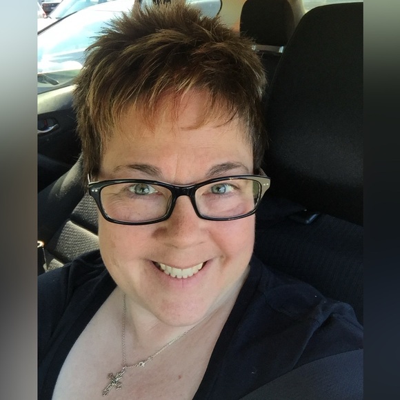 Meet your Posher, Mindy - Picture 3 of 13